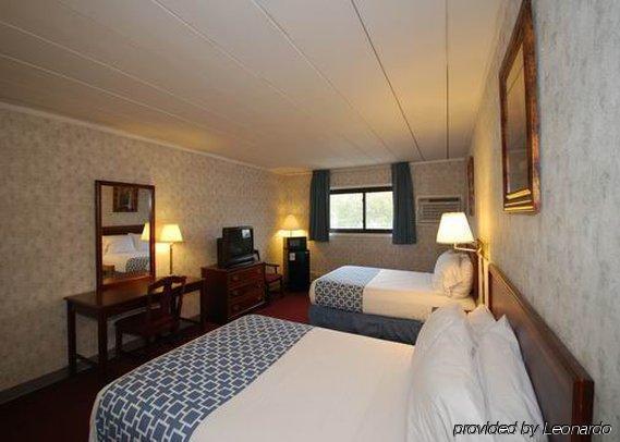 Econo Lodge Hicksville Room photo